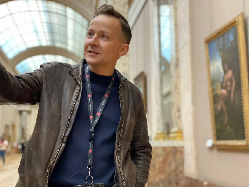 Paris: Louvre Museum Mona Lisa First Viewing Semi-Private - Meeting under the Pyramid and finding your guide