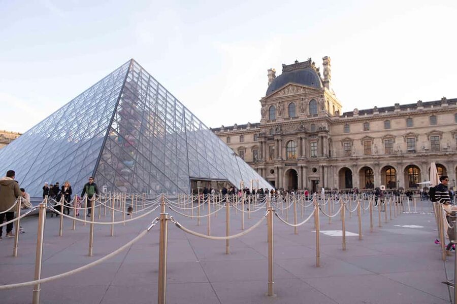 Paris: Louvre Museum Mona Lisa First Viewing Semi-Private - What the 90-minute schedule really means