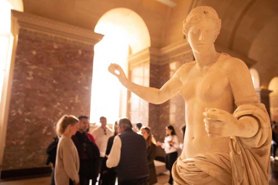 Paris: Louvre Museum Private Guided Tour with Mona Lisa - Delacroix, Canova, and the wider collection