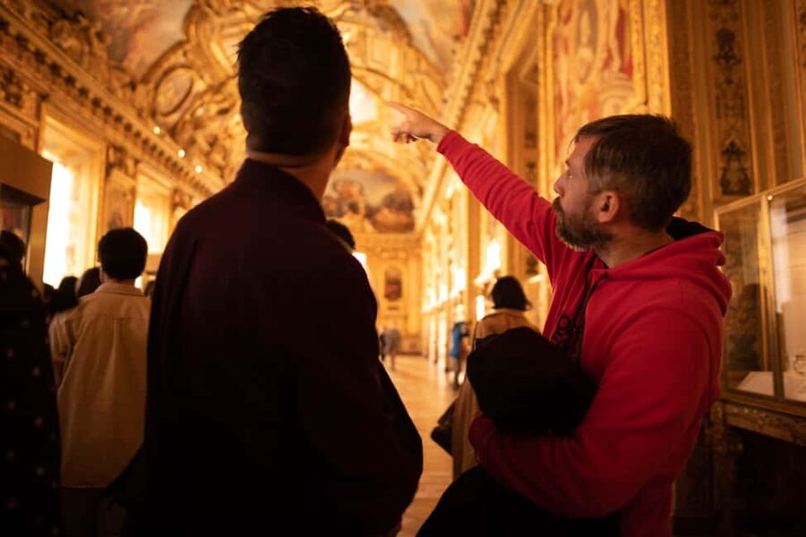 Paris: Louvre Museum Private Guided Tour with Mona Lisa - Meeting beneath Louis XIV