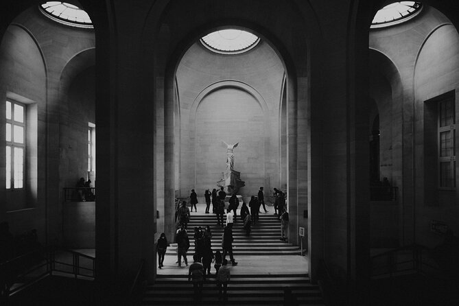 Paris: Louvre Museum Private Tour with Mona Lisa EN/FR/IT/ES/HI - Key Points at a Glance