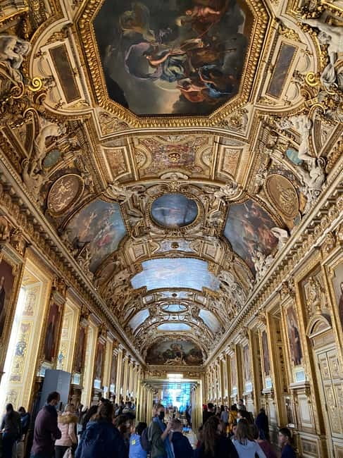 Paris: Louvre Museum Semi Private Guided Tour + Entry Ticket - Staying inside after the guided tour