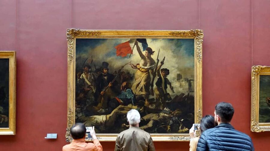 Paris: Louvre Museum Skip-the-Line Guided Tour - Practical details that shape the day