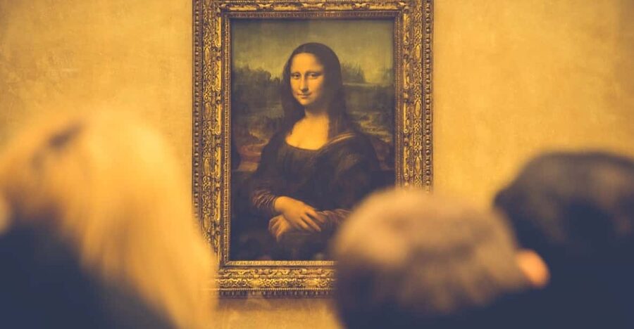 Paris: Louvre Museum Ticket and Mona Lisa Access with Host - Getting through security and into the museum
