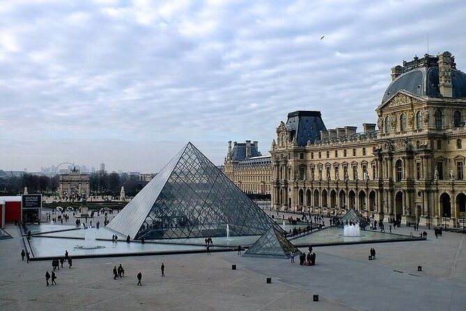 Paris Louvre Museum Timed-Entrance Optional Audio Guided - A map that helps you choose your own route