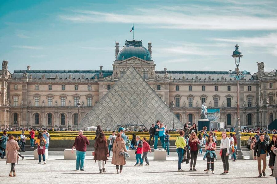 Paris: Louvre Museum Timed Entry Ticket & Pop Culture Tour - Key Points to Know Before Booking