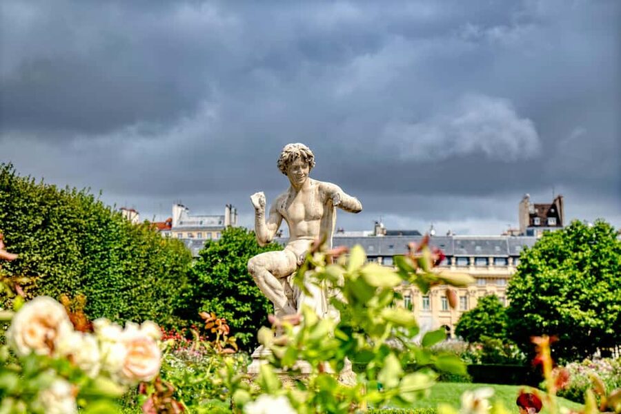 Paris: Louvre Museum Timed Entry Ticket & Pop Culture Tour - Finding the Mona Lisa, Venus de Milo, and Winged Victory