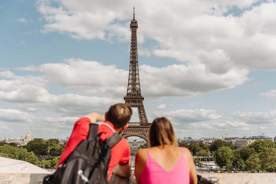 Paris: Louvre or Orsay, Eiffel Tower, City Walk & Cruise - Starting near Anvers and riding up Montmartre