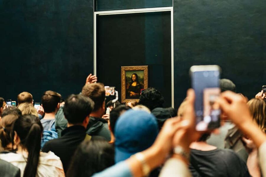 Paris: Louvre Overview, Exploration tour and Reserved Entry - Entering through the dedicated access point
