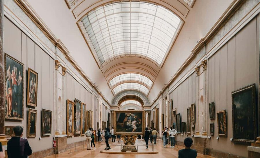 Paris: Louvre Overview, Exploration tour and Reserved Entry - Orientation tour, not a full guided visit