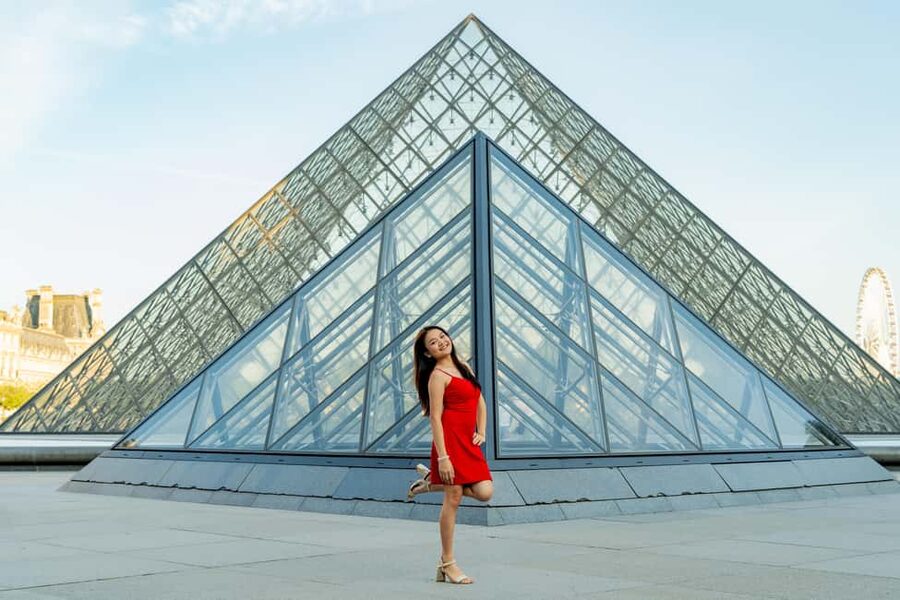 Paris: Louvre Photo Shoot - Meeting at Place Colette and reaching the Louvre