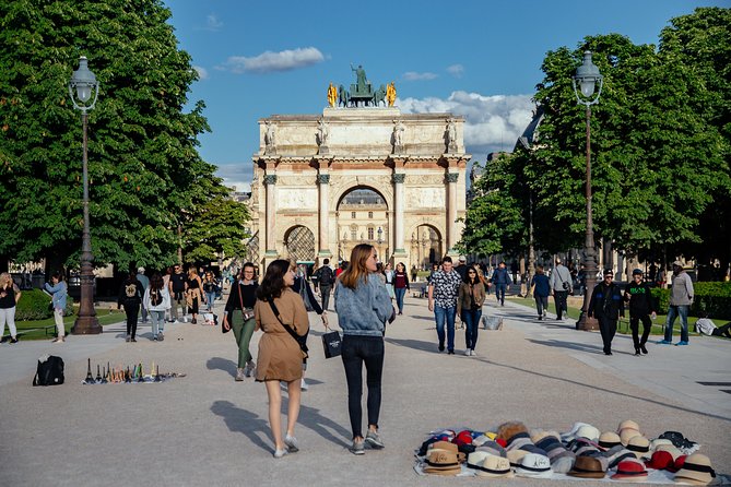 Paris Louvre PRIVATE TOUR with a Local Private Guide - French painting, Michelangelo, and the crown jewels