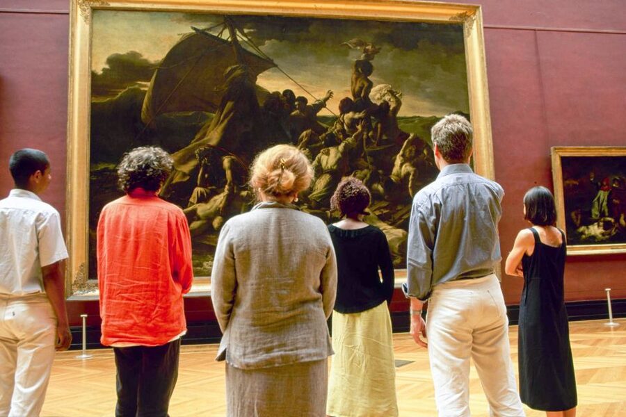 Paris: Louvre Reserved Ticket and River Cruise Combo - What the one-hour Seine cruise adds