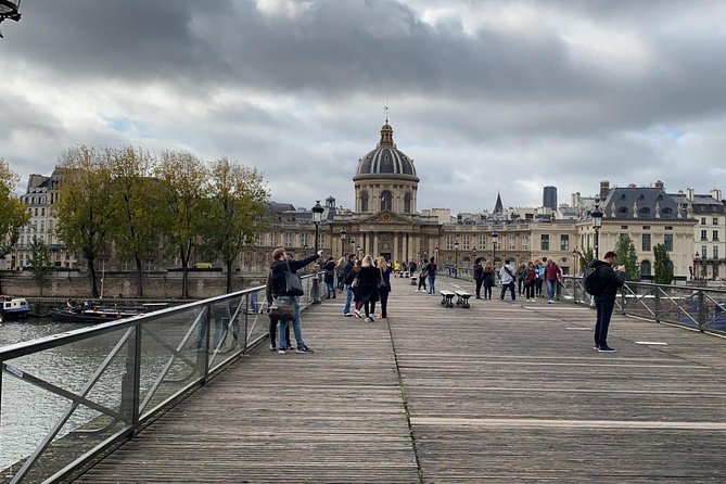 Paris & Louvre Semi Private or Private Tour with Île de la Cité - Seeing the Mona Lisa without losing the day