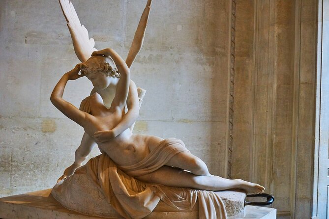 Paris Louvre Small Group Tour with Pre-Reserved Tickets - A small group makes questions easier