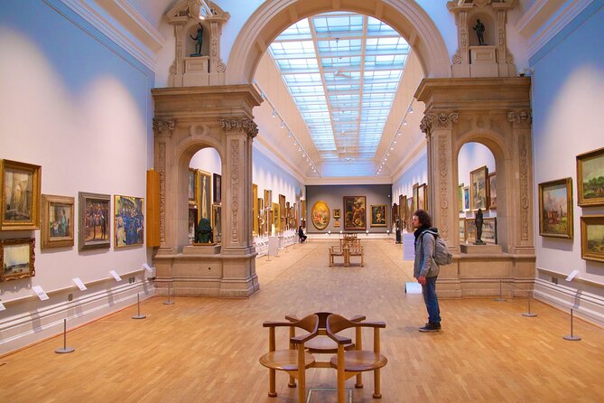 Paris Louvre Small Group Tour with Pre-Reserved Tickets - Entering through the Pyramid