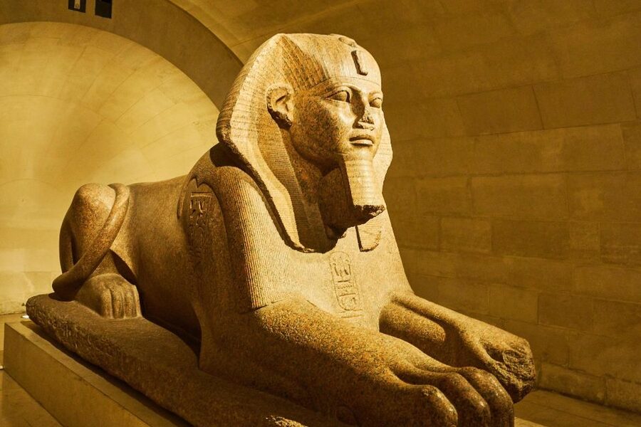 Paris: Louvre Ticket with Audioguide App and Seine Cruise - What you see from the Seine
