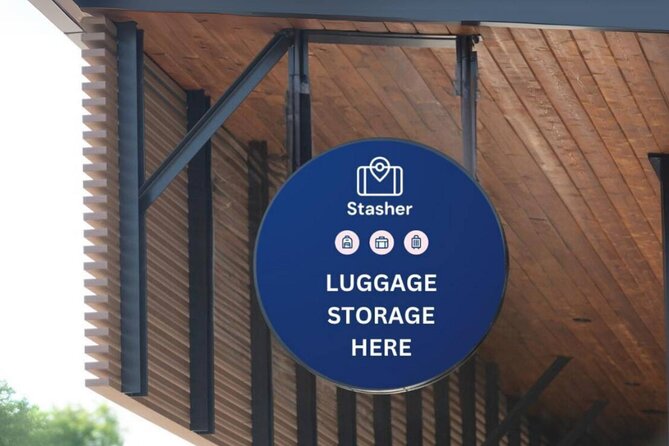 Paris: Luggage Storage close to Louvre Museum - Finding the handoff point at 28 Quai du Louvre