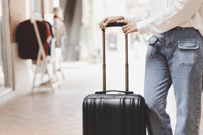 Paris: Luggage Storage close to Louvre Museum - Understanding the one-bag-per-adult rule