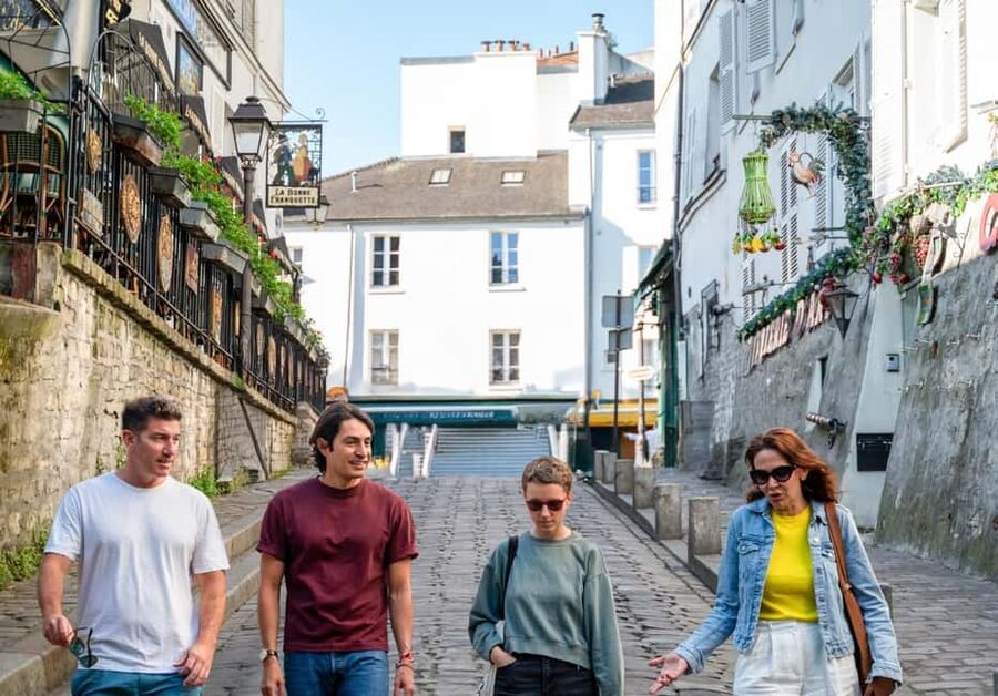 Paris: Montmartre, Notre-Dame, & Louvre Tour with Cruise - What the $116 price really buys