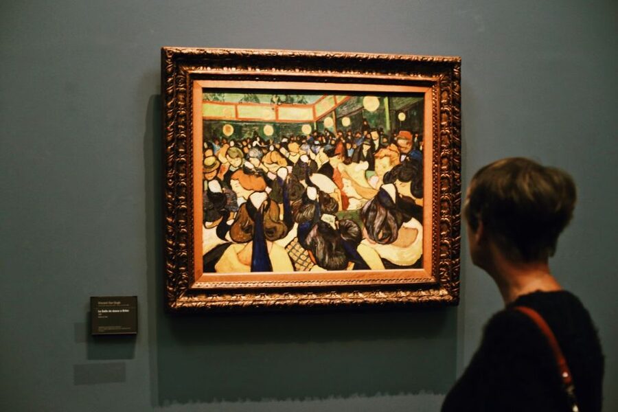 Paris: Musée d'Orsay Masterpieces Guided Small Group Tour - The former railway station is part of the experience
