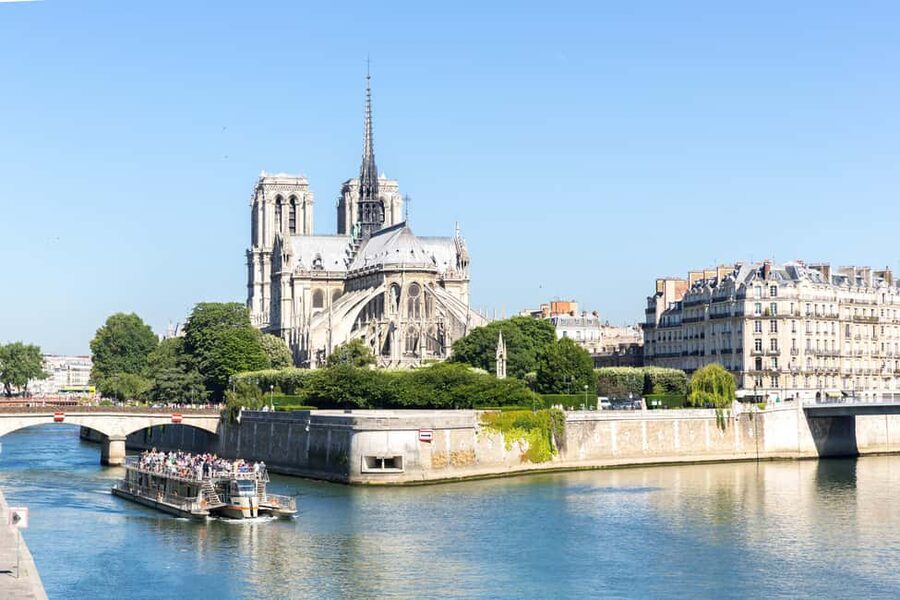Paris Pass® Plus: Tickets to Louvre, Eiffel Tower & 90+ more - The Big Bus tour and neighborhood walks