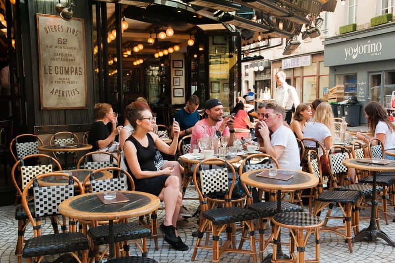Paris: Private Full Day Tour-Louvre Sainte Chapelle Tickets - A private host makes the difference