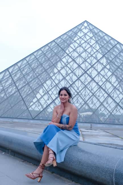 Paris: Private Photoshoot Outside the Louvre Museum - Key points at a glance