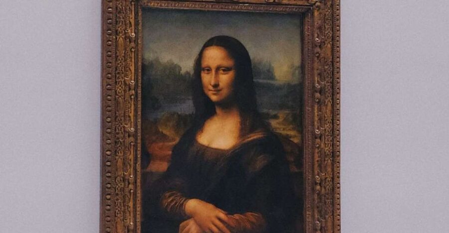 Paris: Private Skip-the-Lines Orsay and Louvre Museum Tour - Walking across the Pont des Arts