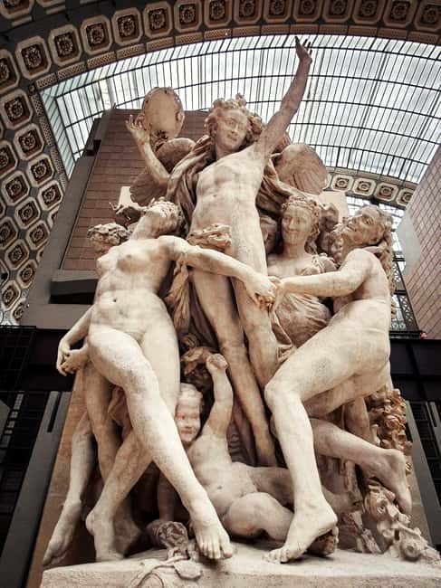 Paris: Royal Palais, Tuileries and D'Orsay Tour - Walking through the Tuileries Gardens