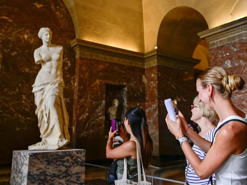 Paris: Skip-the-Line Louvre Museum & Mona Lisa Guided Tour - Meeting the Mona Lisa
