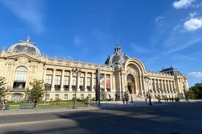 Paris Treasure Hunt – Explore the Seine from Louvre to Eiffel - Finishing near the Eiffel Tower