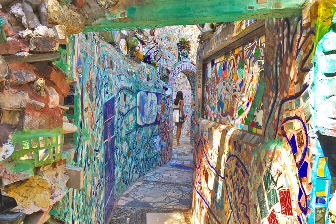 Philadelphia Murals and Street Art Tour with Magic Gardens - Key points at a glance