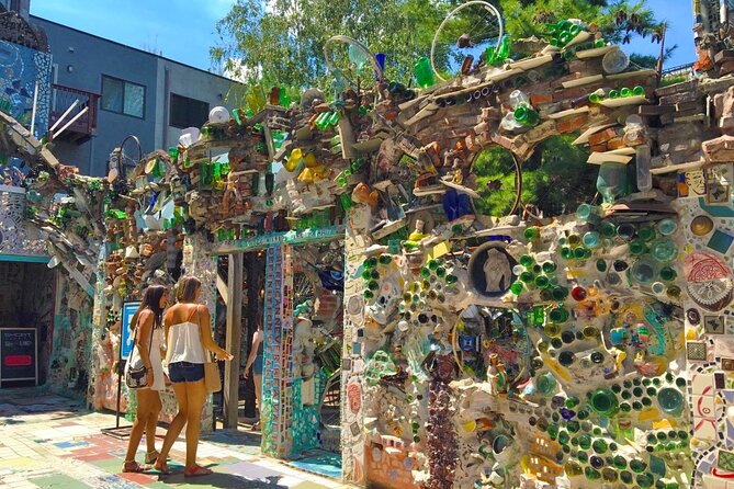 Philadelphia Murals and Street Art Tour with Magic Gardens - A short look at Queen Village