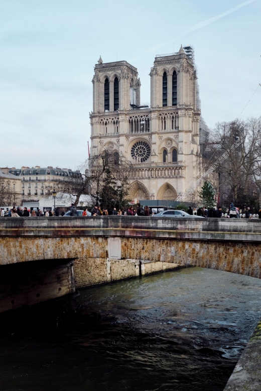 Photo Workshop in Paris sightseeing Notre Dame and Louvre - What the photography teaching actually covers