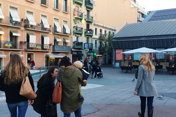 Picasso in Barcelona Max 6 People Walk El Born and Picasso Museum - El Born: the opening hour with Jordi or Daniella