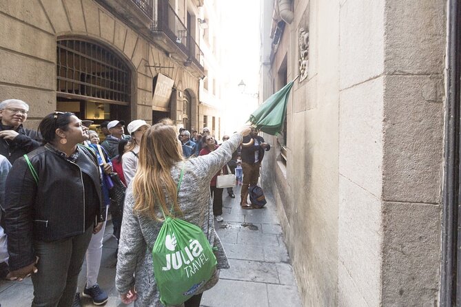 Picasso Museum Guided Tour in Barcelona - What the guided portion does well
