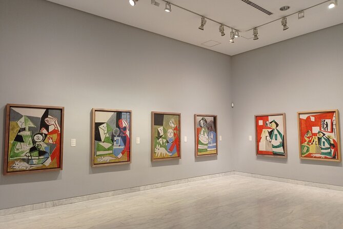 Picasso Museum in Barcelona: Guided Tour with Expert Guide - Headphones, hearing, and the museum setting