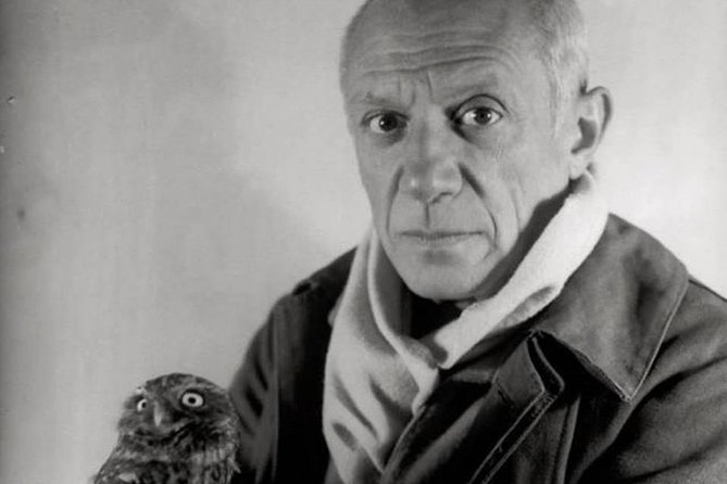Picasso Museum private tour and walk in El Born district - Inside the Picasso Museum for 90 minutes