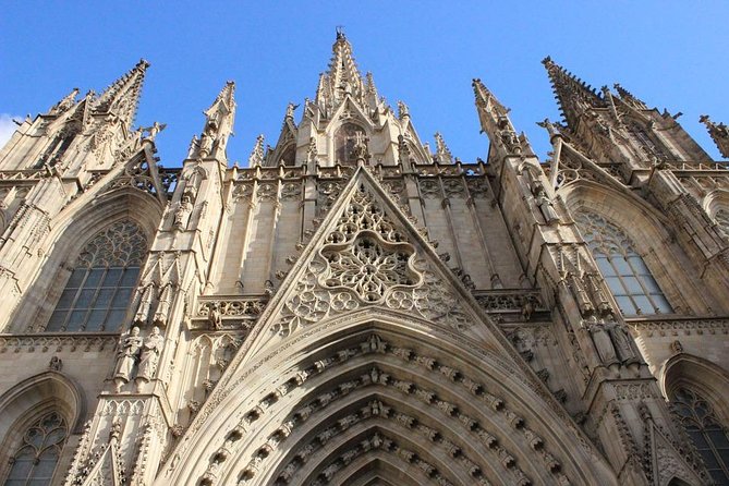 Picasso Museum & Private Walking Tour of Born or Gothic Quarter - What four hours really gives you