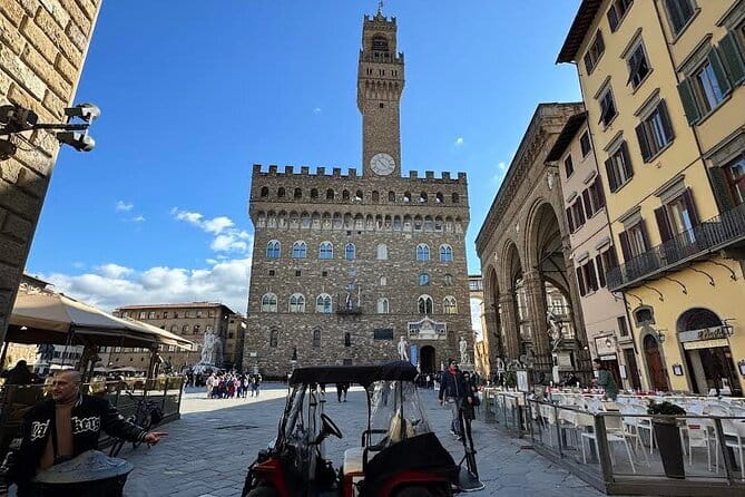 Pitti Palace, Palatina Gallery and the Medici: Arts and Power in Florence. - How the guiding style affects your visit