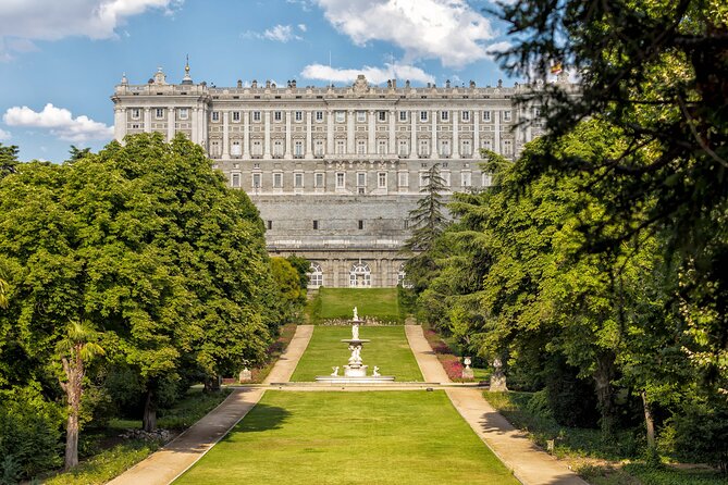 Prado Museum and Royal Palace Private Tour in Madrid - A guide who can adjust the day