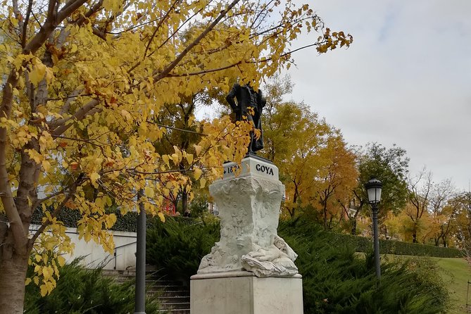 Prado Museum Private & Customized Tour - Meeting the guide at the Monument to Goya