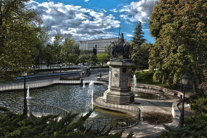 Prado, Reina Sofia & Thyseen Museums Private Tour in Madrid - Lunch and the space between museums