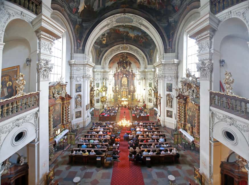 Praha:Vivaldiho koncert Čtyř ročních dob a další Klementinum - Why the cathedral matters as much as the music
