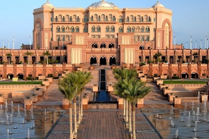 Private Abu Dhabi City Tour with Louvre Museum & Lunch - Corniche views and the quick-photo rhythm