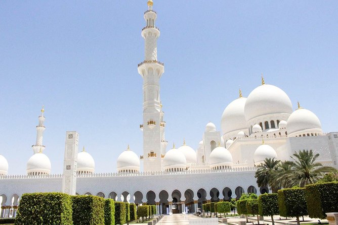 Private Abu Dhabi City Tour with Louvre Museum & Lunch - Heritage Village and the question of authenticity