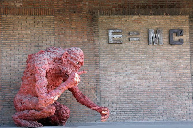 Private Beijing Art Tour including Red Gate Gallery, 798 Art Zone and Guanfu Museum - Key points at a glance