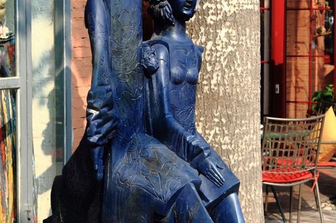 Private Beijing Art Tour including Red Gate Gallery, 798 Art Zone and Guanfu Museum - Three sides of Beijing art in one day