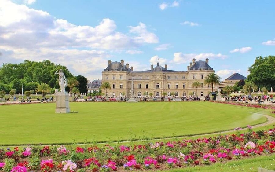 Private & Customizable Paris Tour: Eiffel, Louvre & More - The Eiffel Tower and the grand western Paris route
